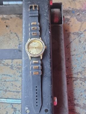 Unisex Techno Pave quartz wristwatch Like-New Excellent Condition